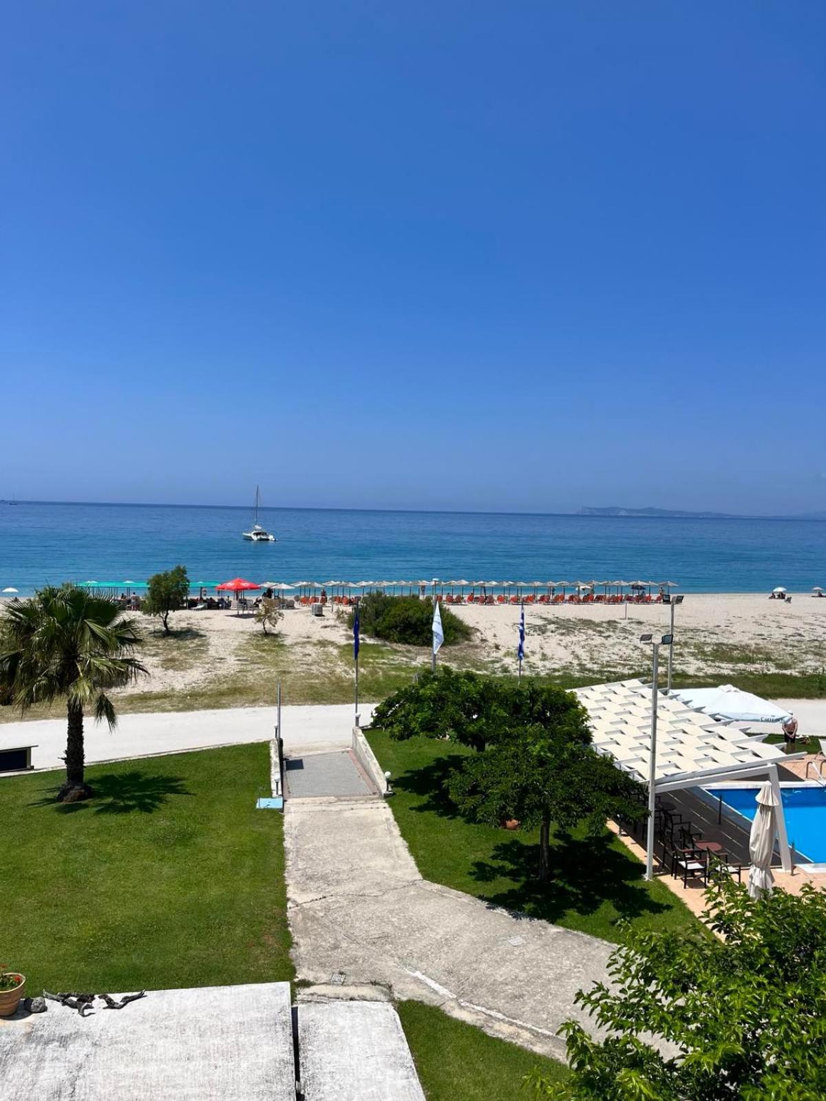 Coralli Hotel Пердика Екстериор снимка