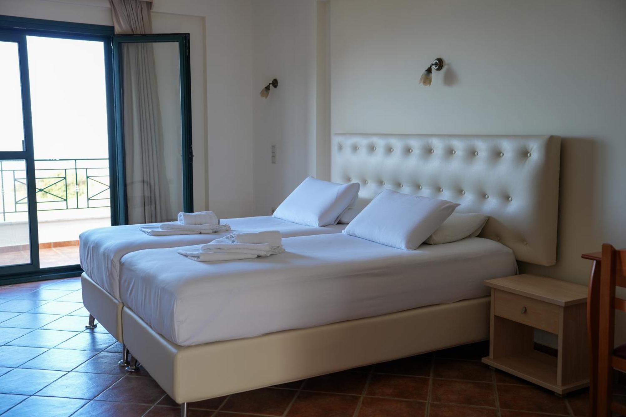 Coralli Hotel Пердика Екстериор снимка