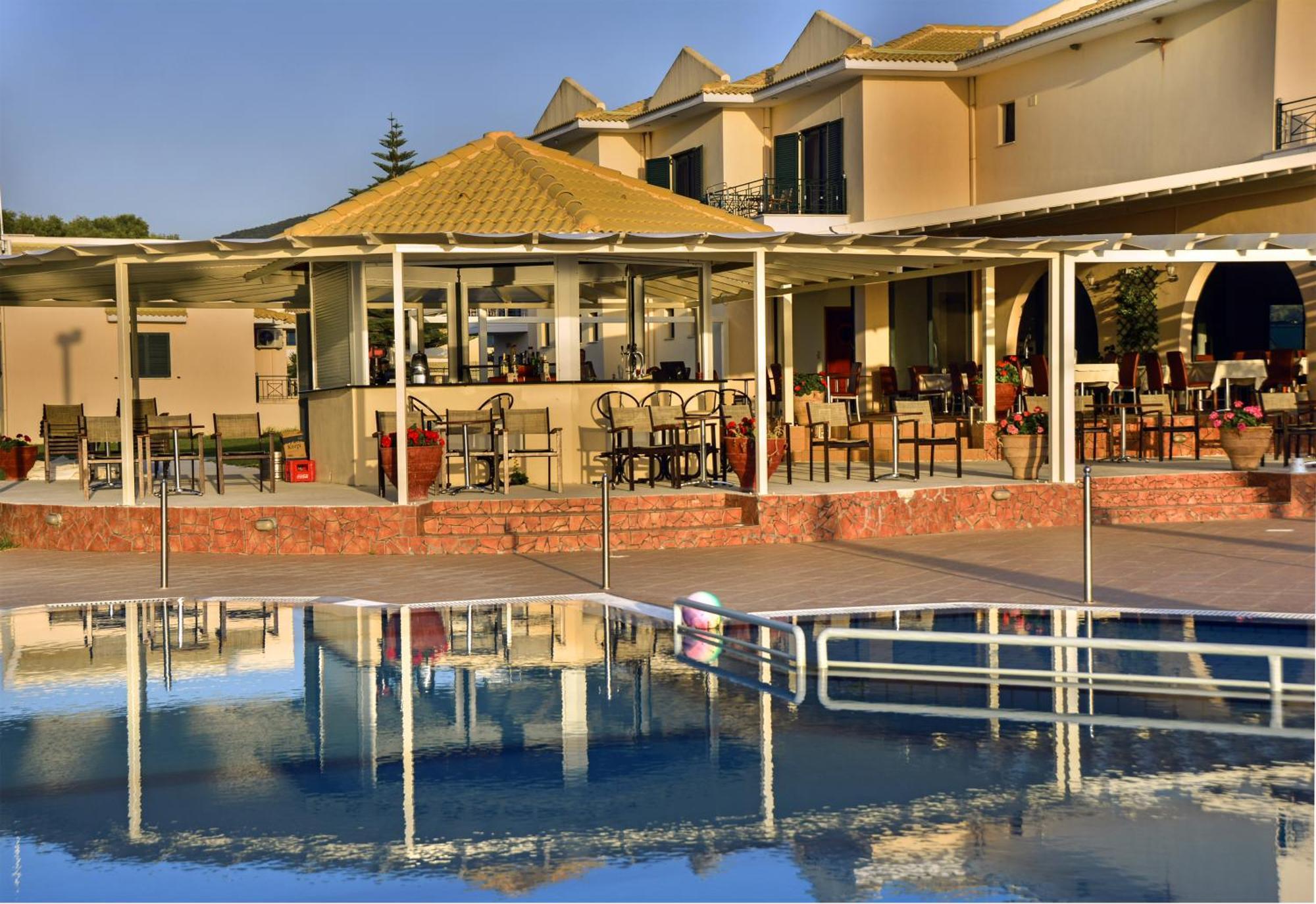 Coralli Hotel Пердика Екстериор снимка